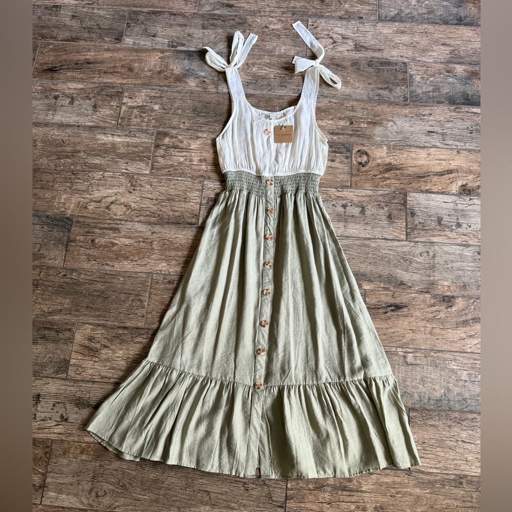 Blu Pepper Dress Size Medium